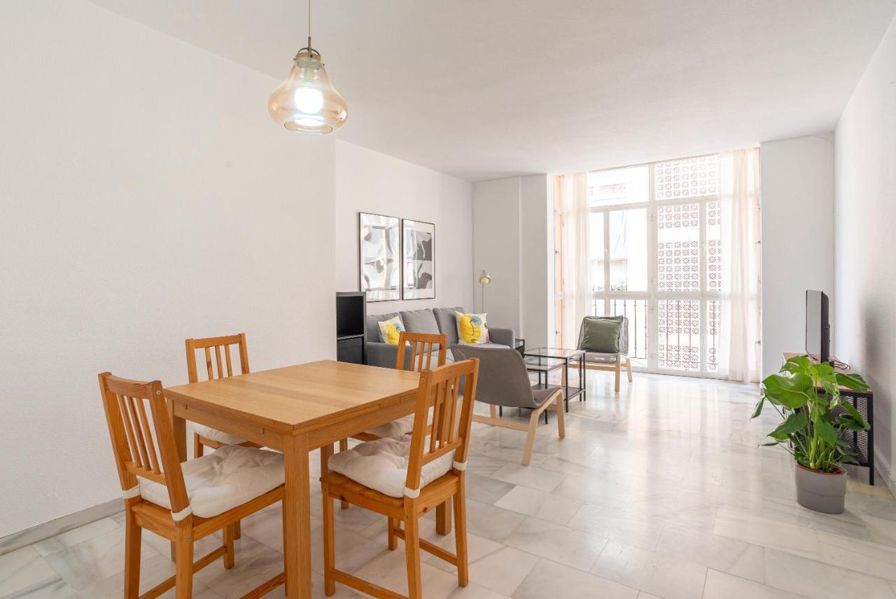Lu&Cia Central Station 2 Parking Free Apartment Malaga Luaran gambar